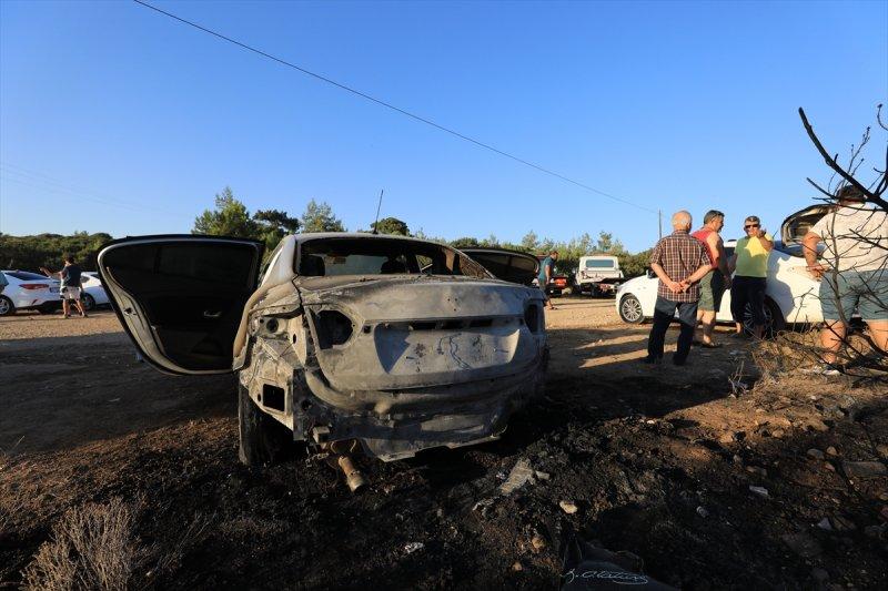 İzmir'de otlukta çıkan yangın, 50 aracı yaktı