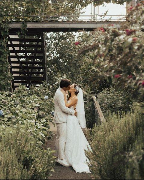 Cansel Elçin ve Zeynep Tuğçe Bayat evlendi