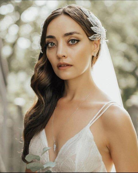 Cansel Elçin ve Zeynep Tuğçe Bayat evlendi