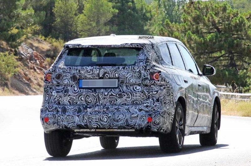 2022 BMW X1 test sırasında bir kez daha kameralara yakalandı