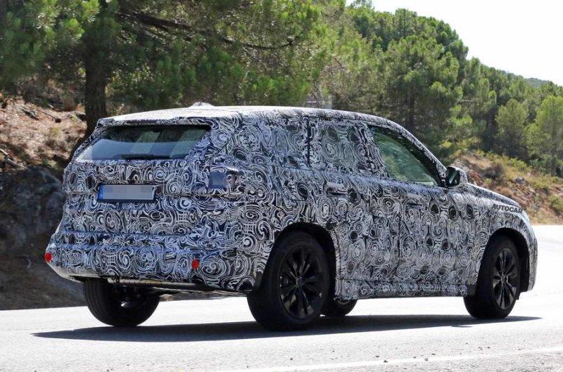 2022 BMW X1 test sırasında bir kez daha kameralara yakalandı