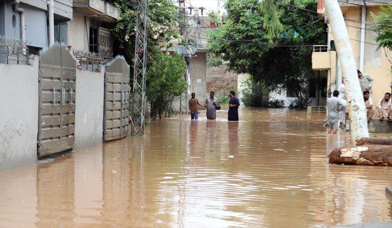 Pakistan'da şiddetli muson yağmuru