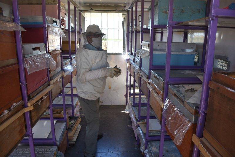 Adıyamanlı kaporta ustası, hazırladığı konteynerle 'gezici arıcı' oldu