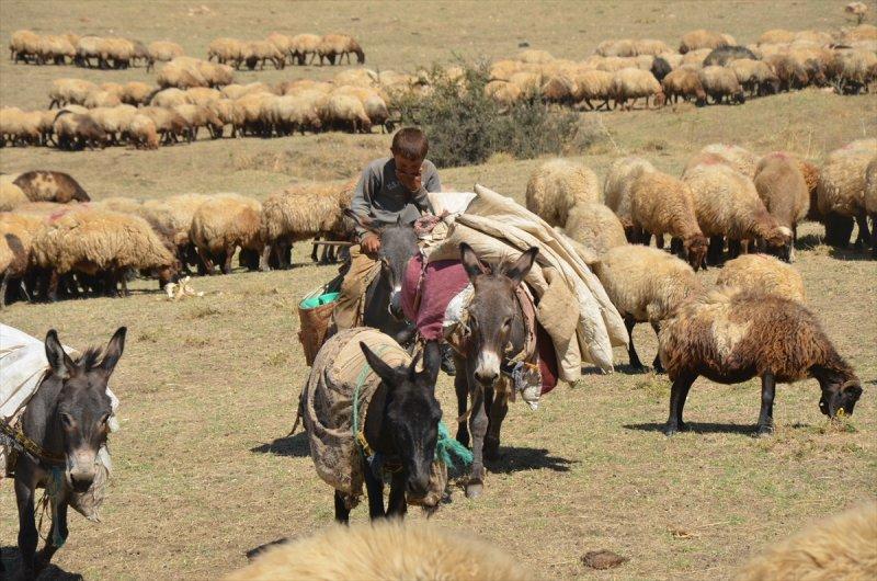 Muş'ta göçerlerin dönüş yolculuğu başladı
