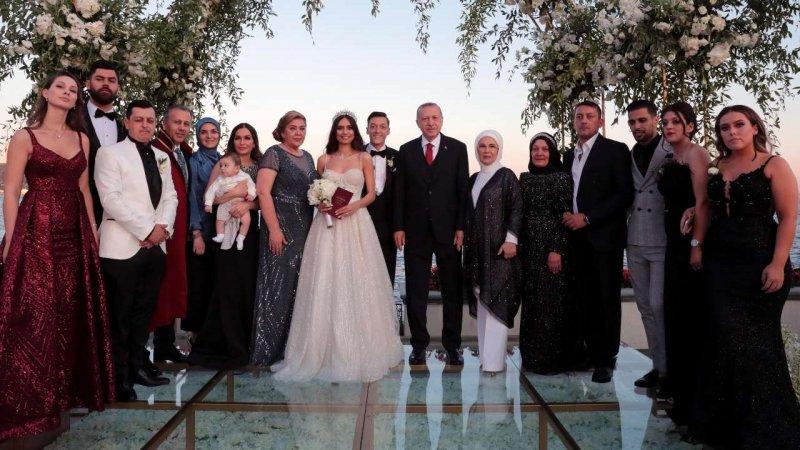 Mesut Özil yeni evine servet ödeyecek - Resim 11