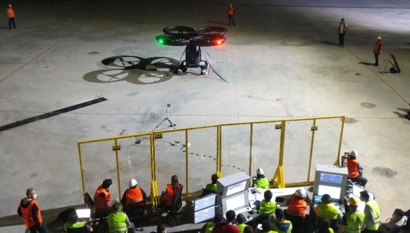 Türkiye'nin ilk uçan arabası Cezeri, havalandı