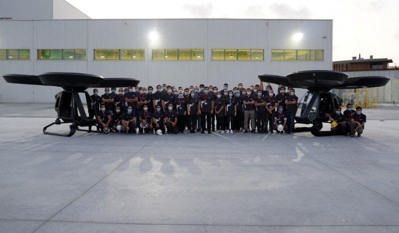 Türkiye'nin ilk uçan arabası Cezeri, havalandı