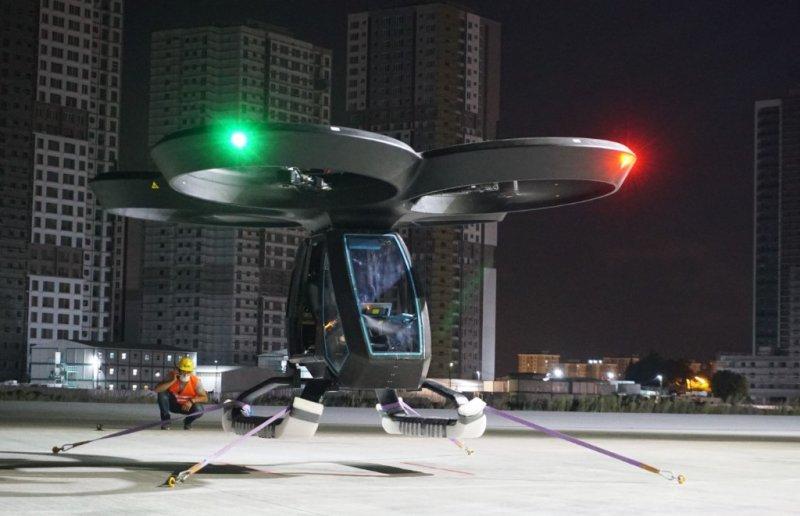 Türkiye'nin ilk uçan arabası Cezeri, havalandı