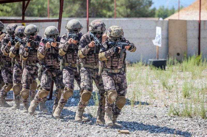 Devletin 'çelik bileği' PÖH'ler daima göreve hazır