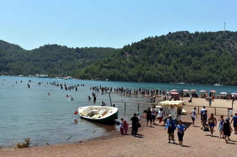 Kızkumu'nun 'Prenses' heykeli küllük olarak kullanılıyor