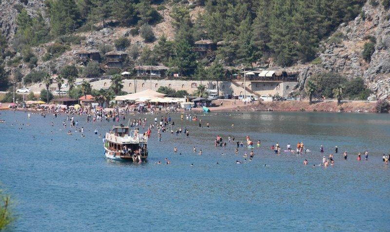 Kızkumu'nun 'Prenses' heykeli küllük olarak kullanılıyor