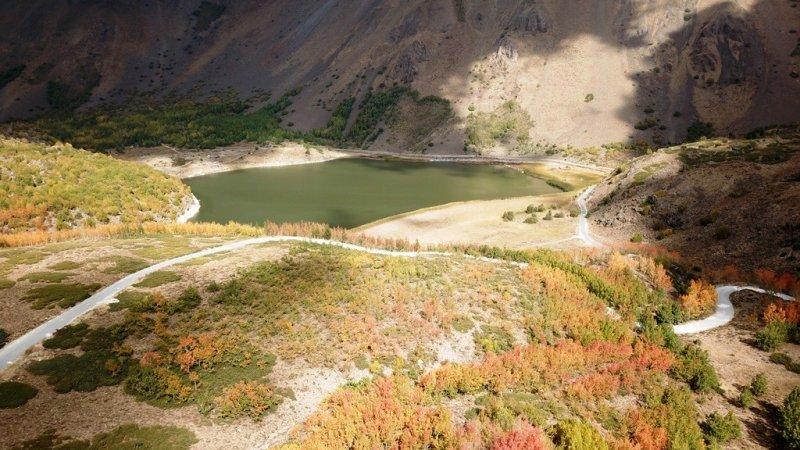Nemrut Krater Gölü'nden sonbahar manzaraları