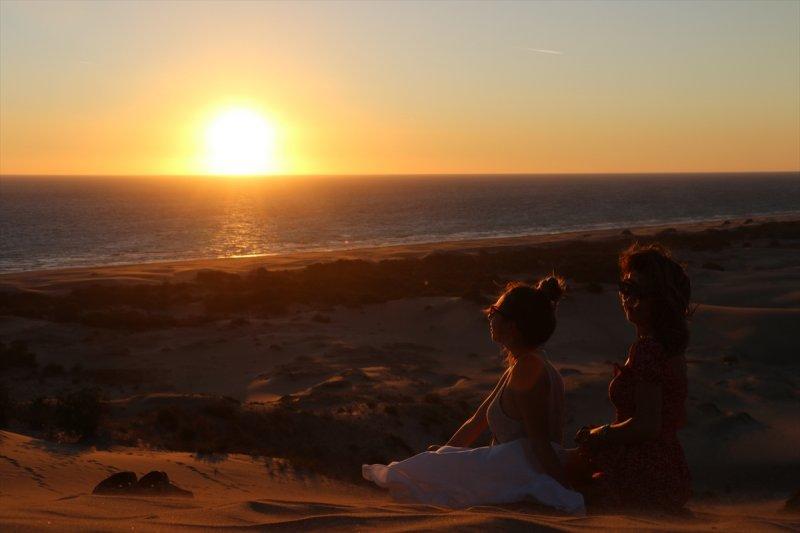 Turistler, Patara'nın kum tepelerinde çöl deneyimi yaşıyor