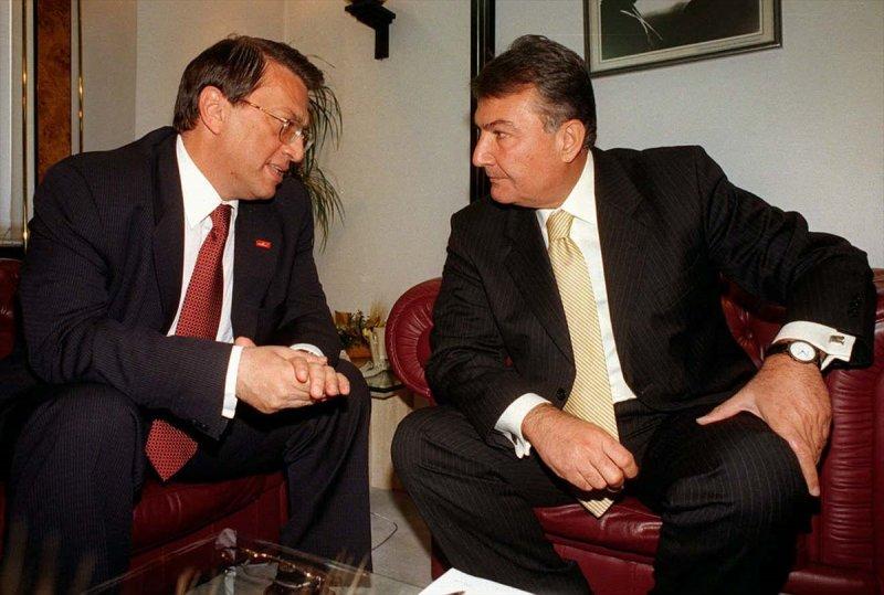 Mesut Yılmaz hayatını kaybetti