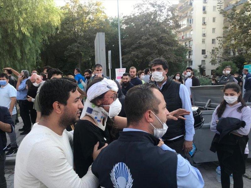 İzmir depreminin yıkımını gözler önüne seren kareler