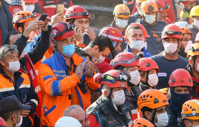 İzmir'deki depremde 91'inci saatte gelen mucize: Ayda bebek