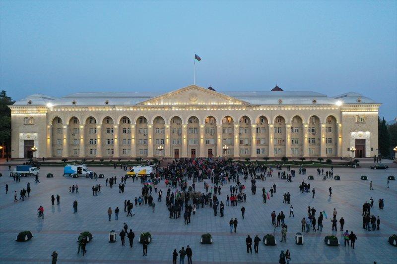 Azerbaycan'da Karabağ zaferi sevinci