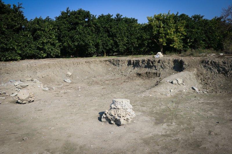 Hatay'da bahçesinde bulduğu kilisenin kazılarına gönüllü oldu