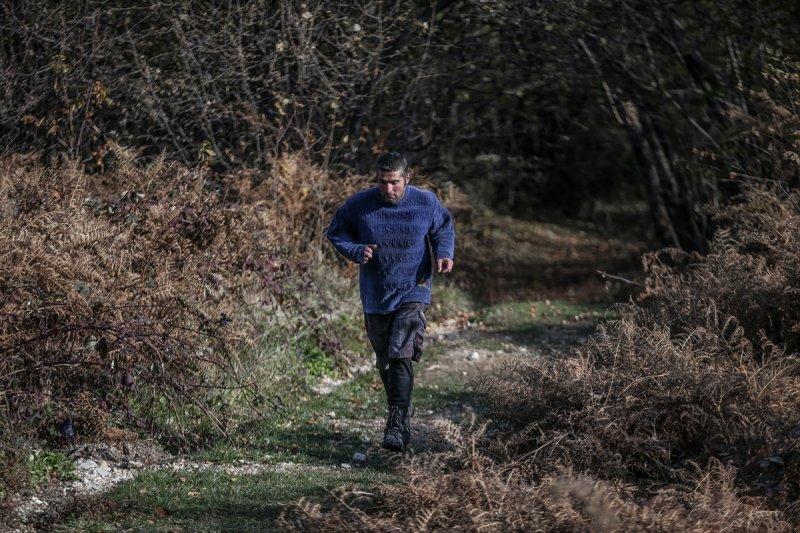 Uludağ'da 7 yıldır teknolojiden uzak yaşayan maratoncu