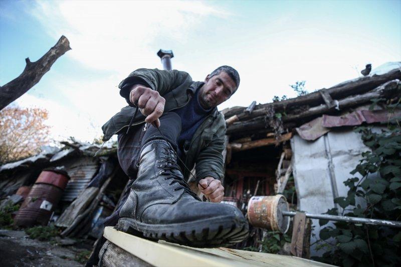 Uludağ'da 7 yıldır teknolojiden uzak yaşayan maratoncu