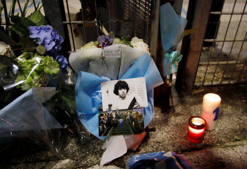 Maradona'nın ölümü, Napoli'yi yasa boğdu