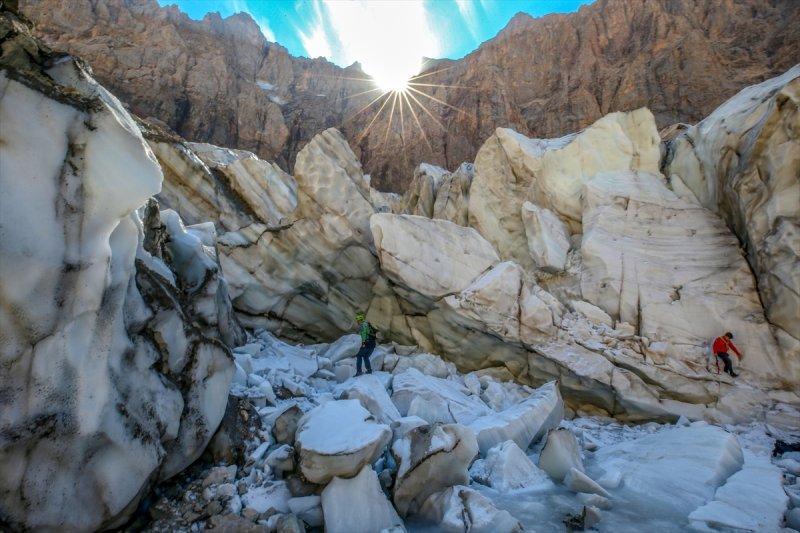 Türkiye'nin en büyük vadi buzulu Uludoruk incelenecek