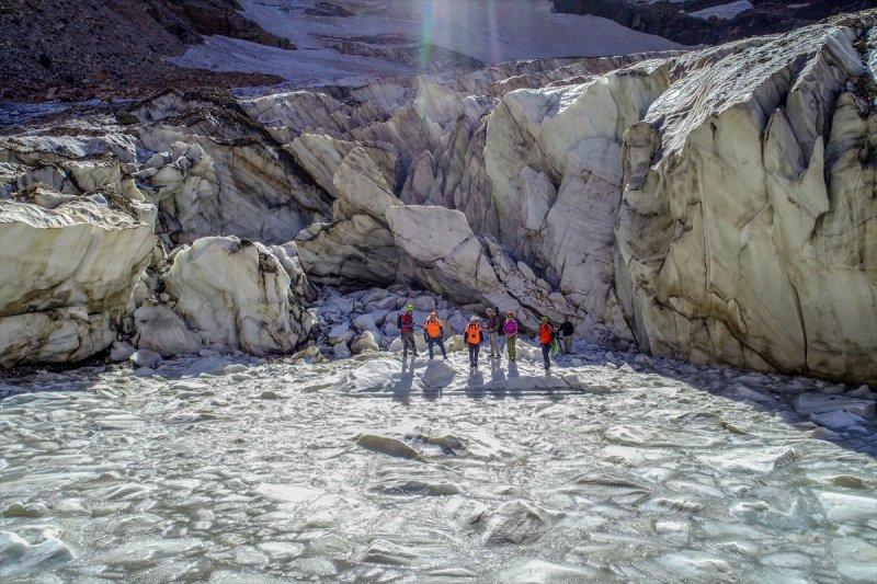 Türkiye'nin en büyük vadi buzulu Uludoruk incelenecek