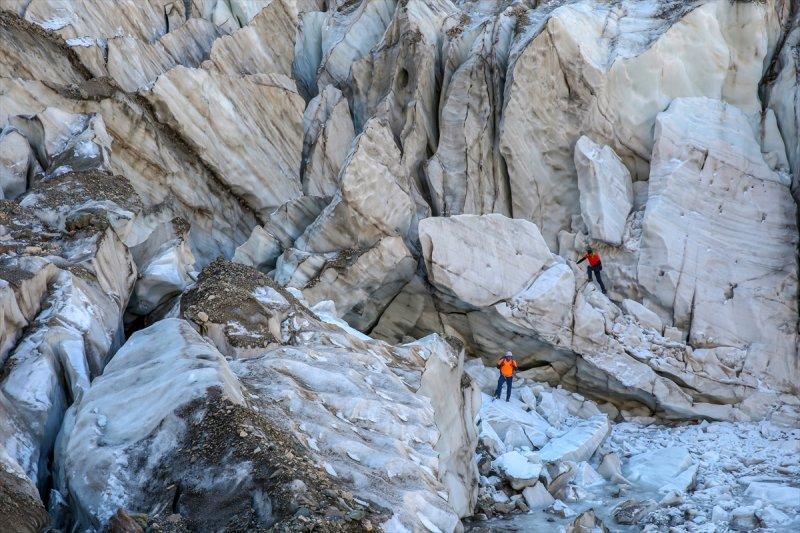 Türkiye'nin en büyük vadi buzulu Uludoruk incelenecek