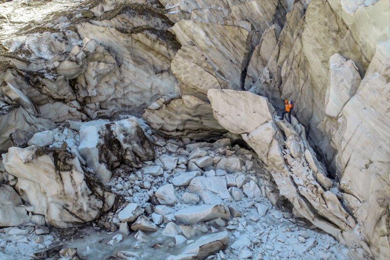 Türkiye'nin en büyük vadi buzulu Uludoruk incelenecek