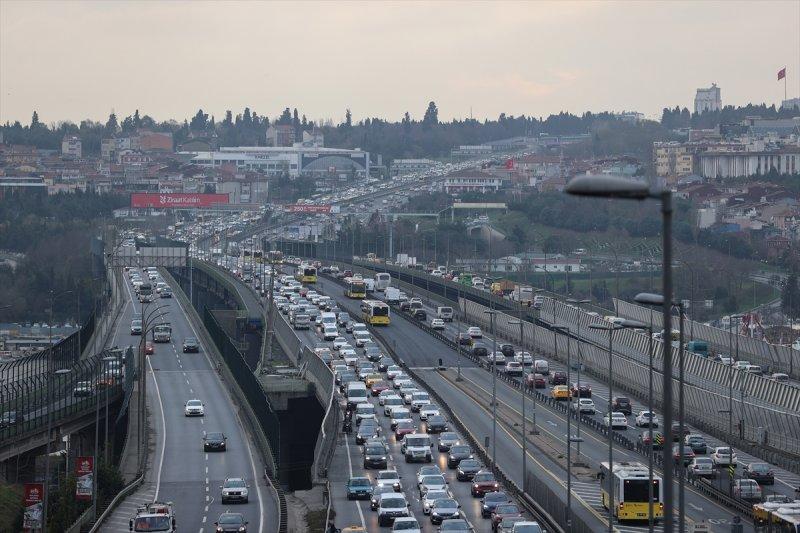 İstanbul'da kısıtlama öncesinde trafik yoğunluğu