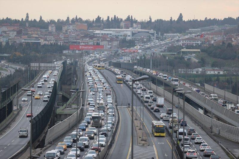 İstanbul'da kısıtlama öncesinde trafik yoğunluğu