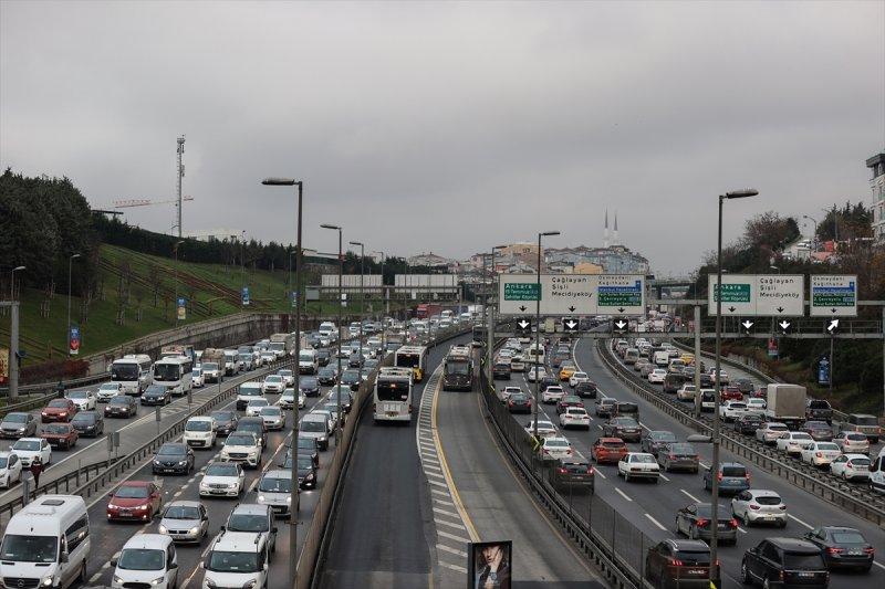 İstanbul'da kısıtlama öncesinde trafik yoğunluğu