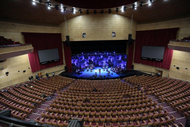 İran'da korona günlerinde online konser