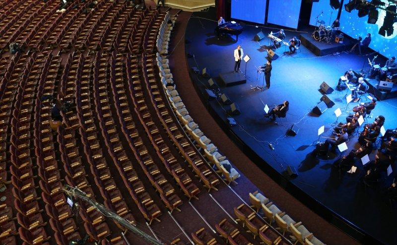 İran'da korona günlerinde online konser