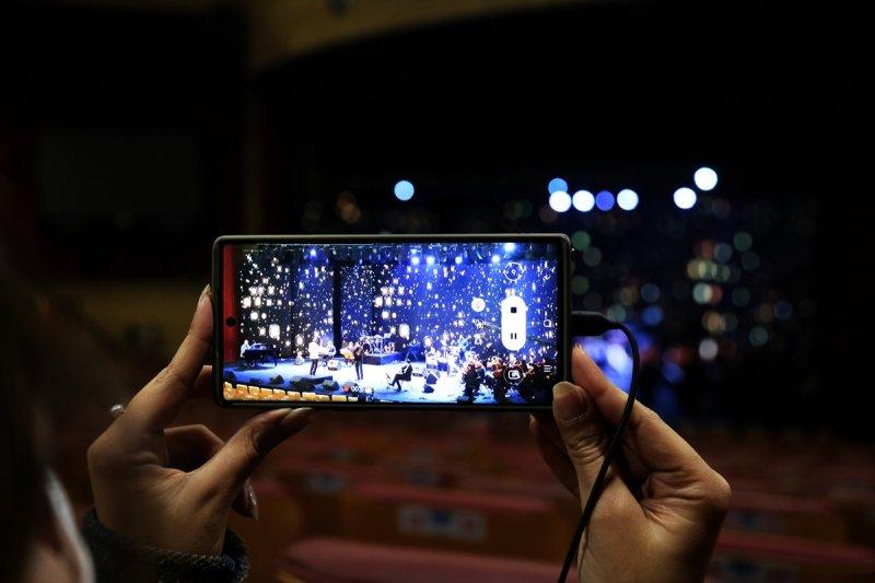 İran'da korona günlerinde online konser