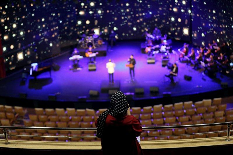 İran'da korona günlerinde online konser
