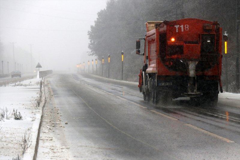 Bolu Dağı'nda kar yağışı