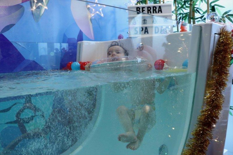 Diyarbakır'da bebeklere jakuzi ve masajla gelişim desteği
