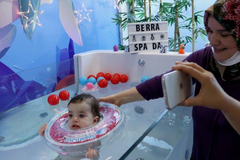 Diyarbakır'da bebeklere jakuzi ve masajla gelişim desteği