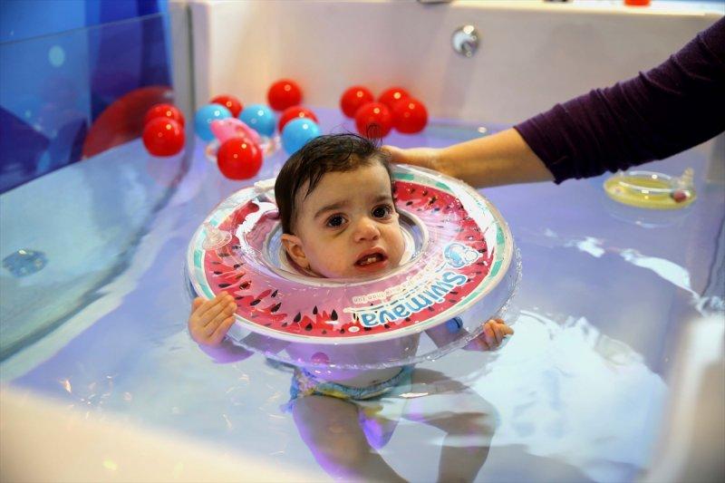 Diyarbakır'da bebeklere jakuzi ve masajla gelişim desteği