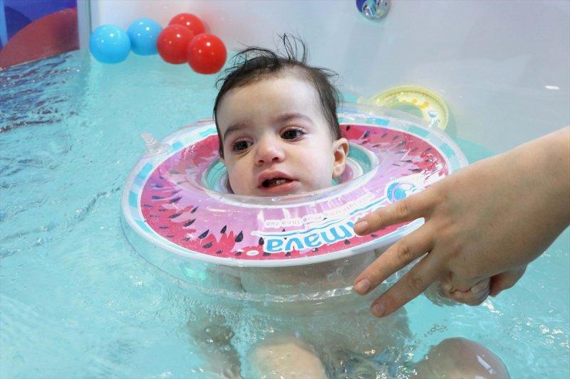 Diyarbakır'da bebeklere jakuzi ve masajla gelişim desteği