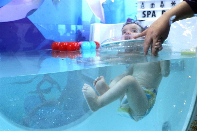 Diyarbakır'da bebeklere jakuzi ve masajla gelişim desteği