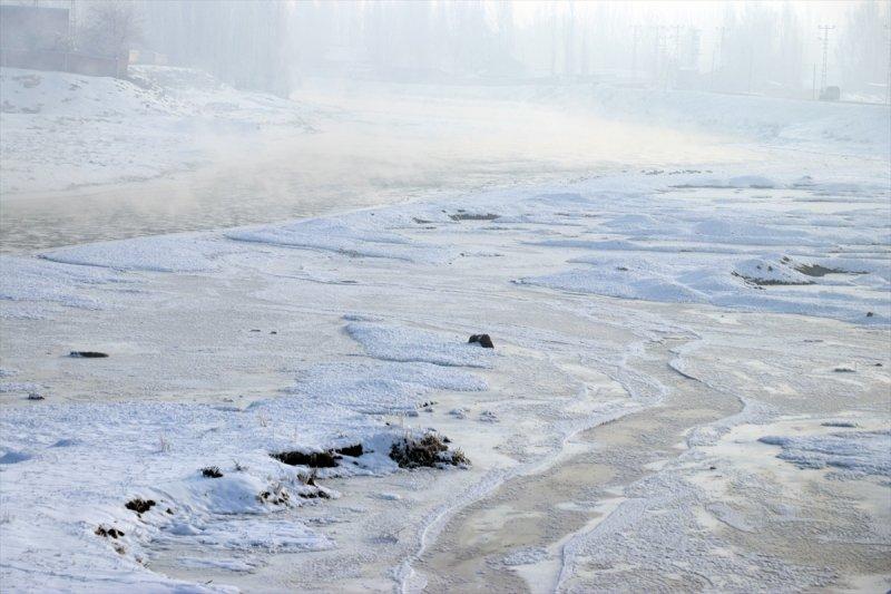 Doğu'da dondurucu soğuklar etkisini gösterdi