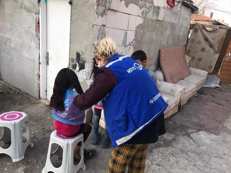 Ankara'da göçmen çocuklar için saç kesimi etkinliği