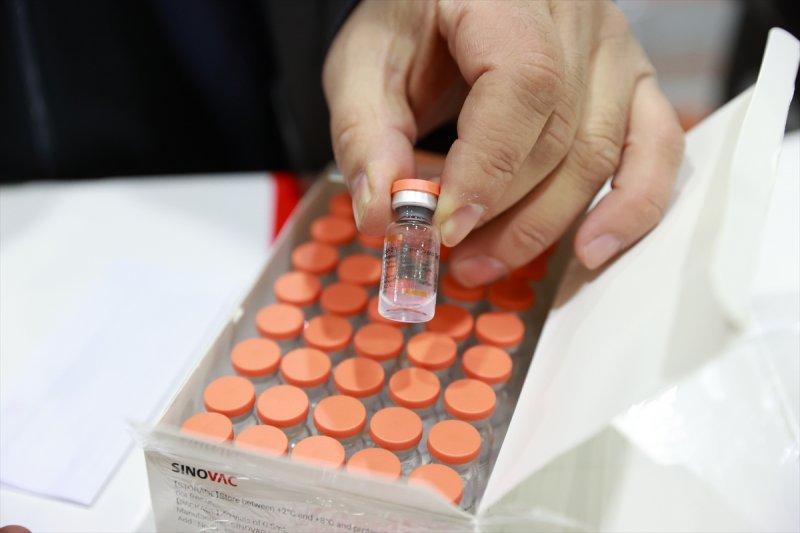 Depolardaki koronavirüs aşısı görüntülendi