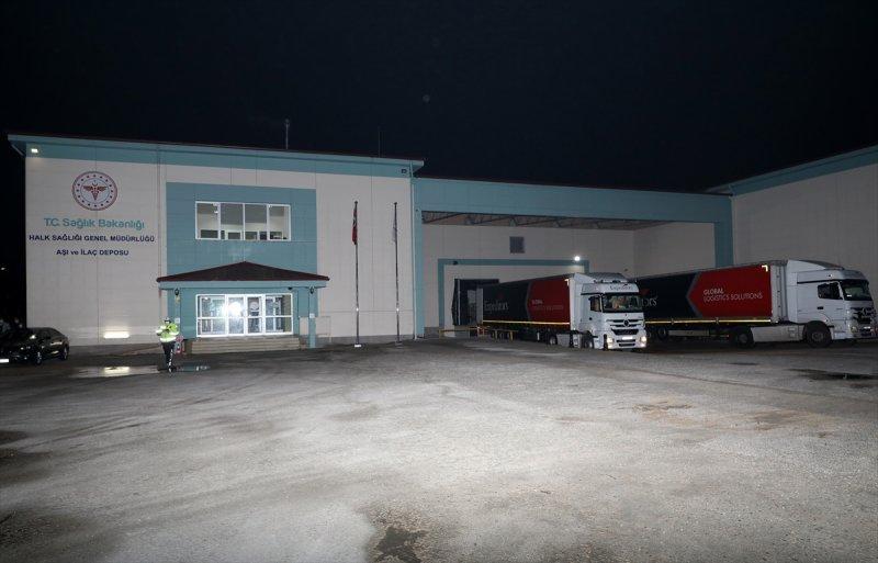 Depolardaki koronavirüs aşısı görüntülendi