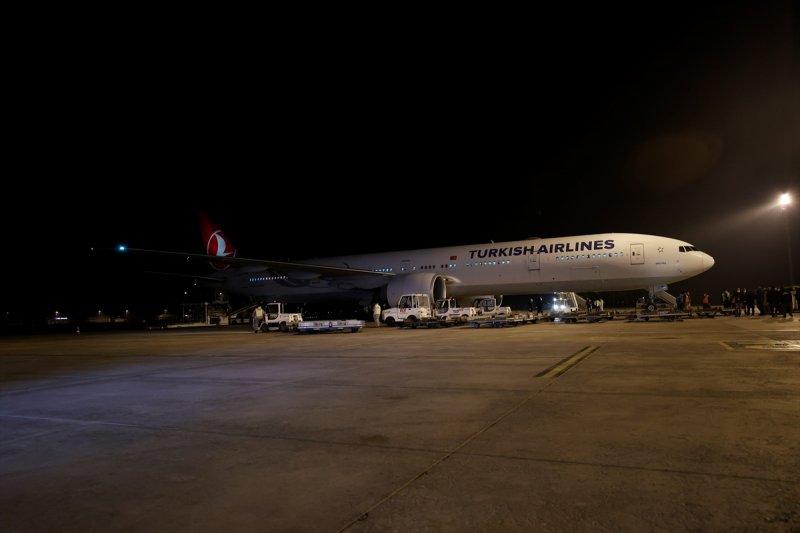Koronavirüs aşıları Türkiye'ye geldi