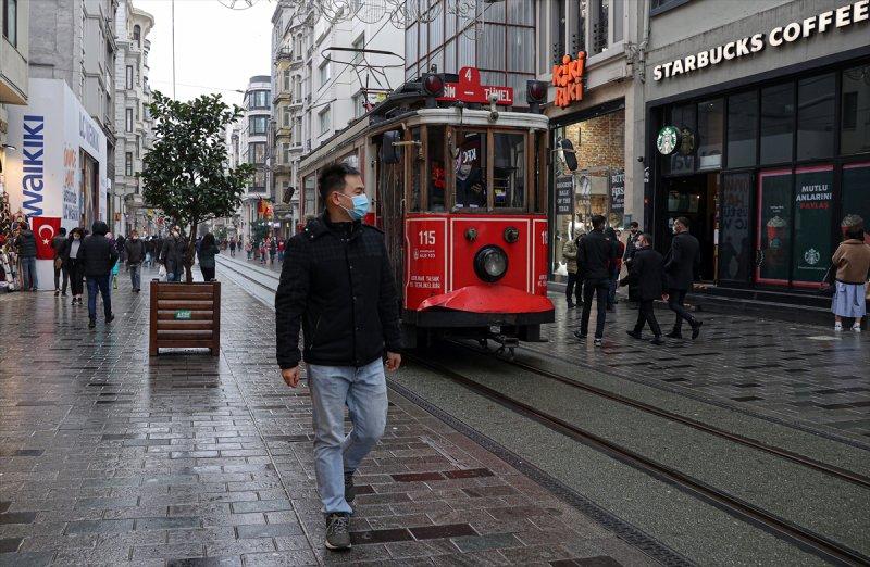 Çinli sanatçı, yerleştiği İstanbul'da Türk-İslam motifleri ile Çin sanatını sentezliyor