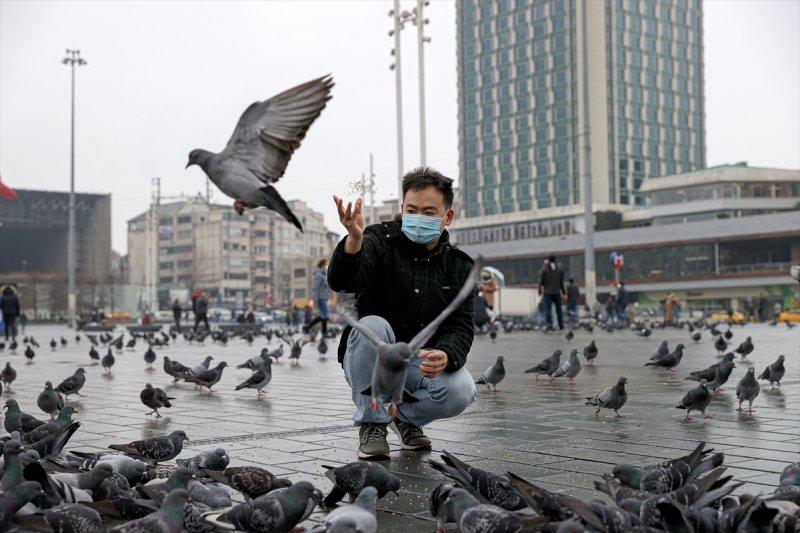 Çinli sanatçı, yerleştiği İstanbul'da Türk-İslam motifleri ile Çin sanatını sentezliyor