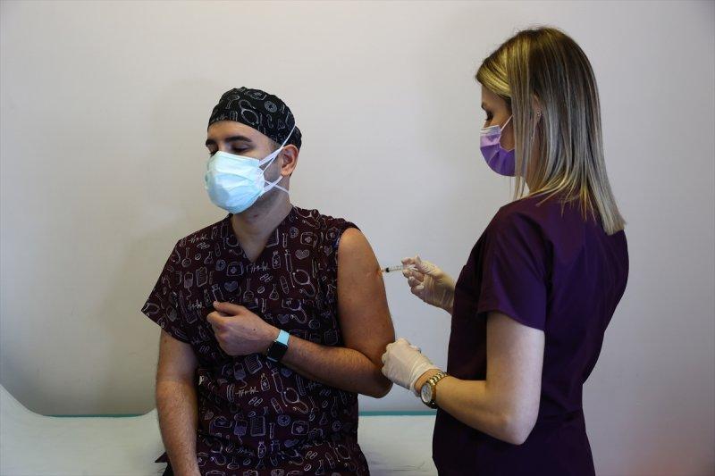 Türkiye'de koronavirüs aşısı 